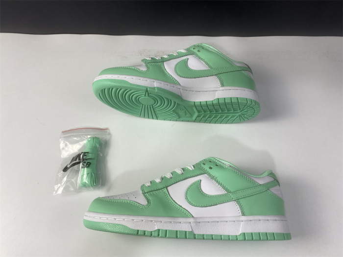nike dunk low "green glow"dd1503-105