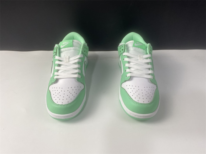 nike dunk low "green glow"dd1503-105