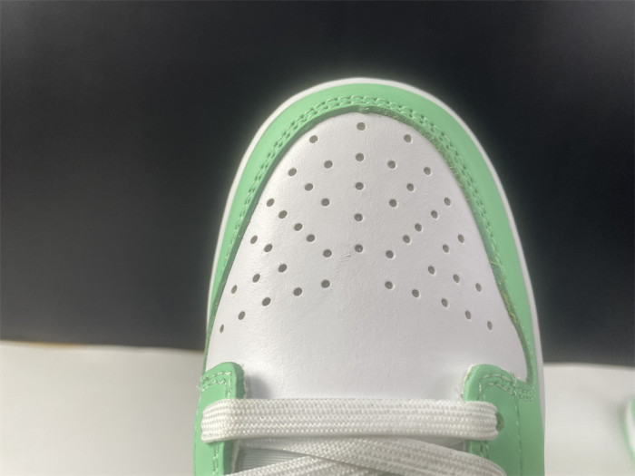 nike dunk low "green glow"dd1503-105