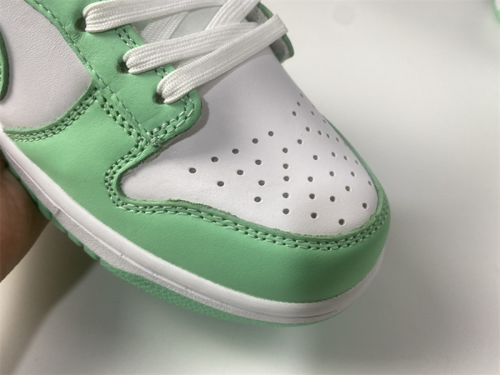nike dunk low "green glow"dd1503-105