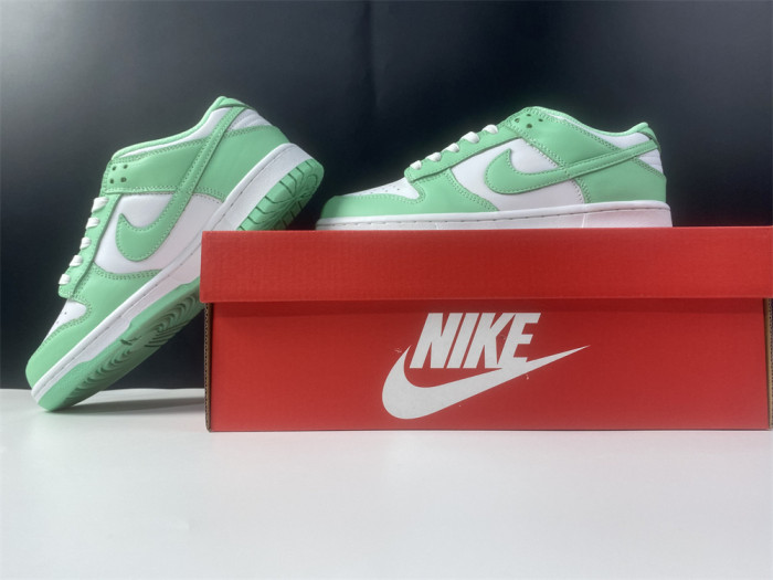nike dunk low "green glow"dd1503-105