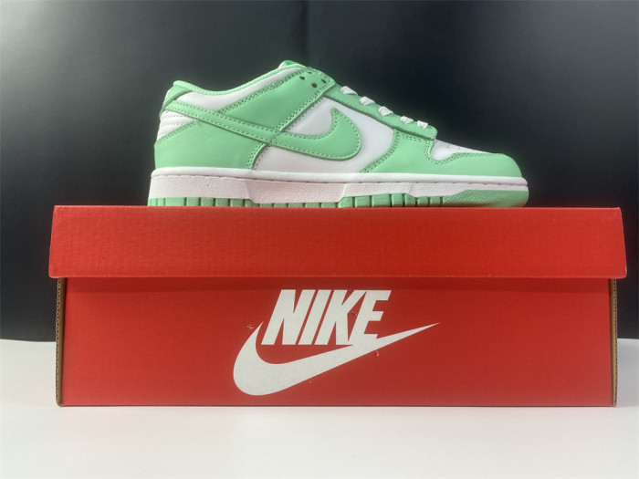 nike dunk low "green glow"dd1503-105